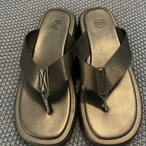 Urban Outfitters black platform sandals Size 9